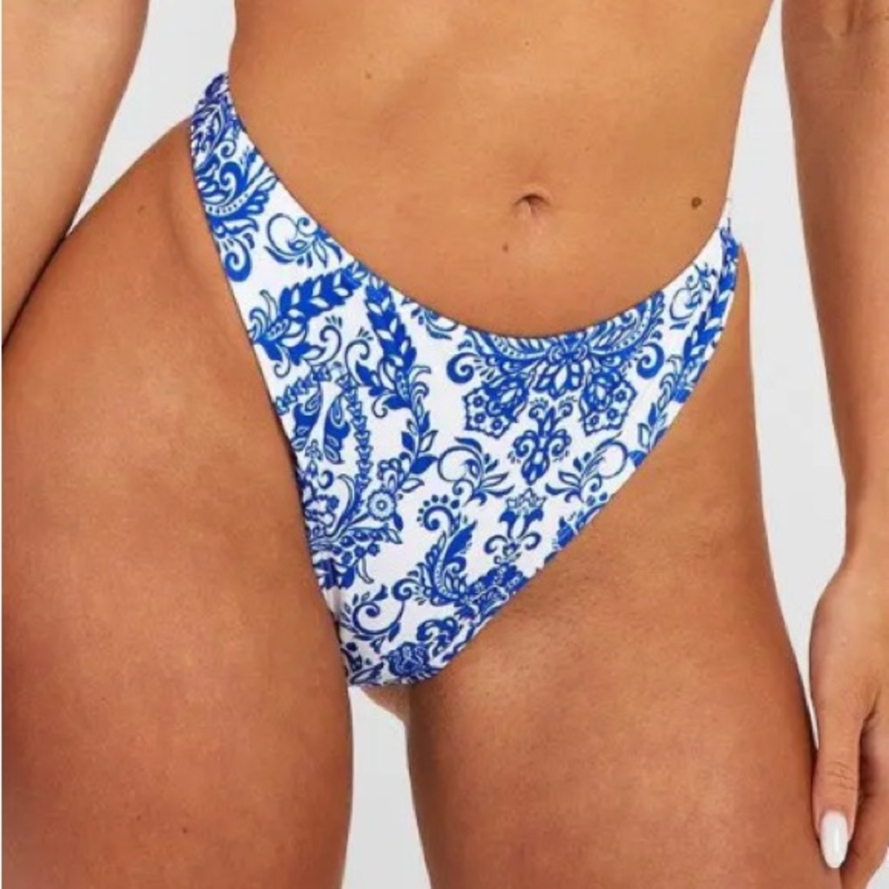 Boohoo Blue and White Floral Bikini Bottom